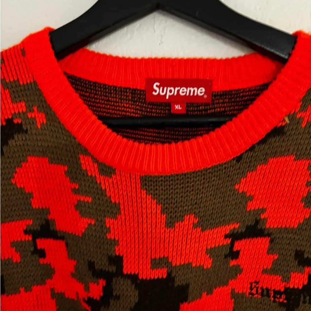Supreme - Picture 2 of 5